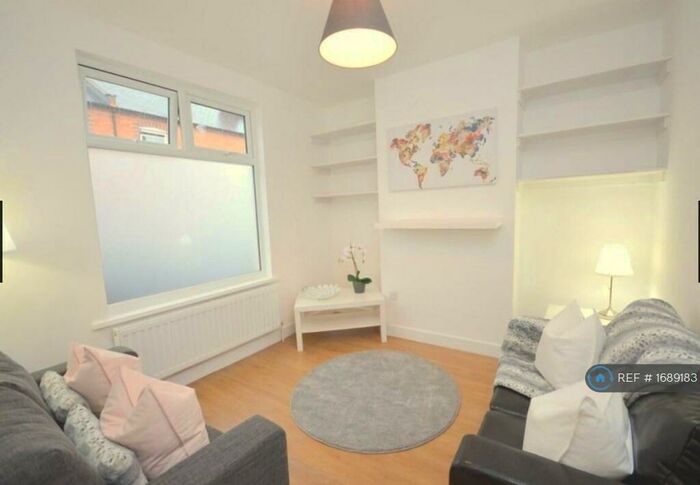 3 Bedroom Terraced House To Rent In Somerset Street, Northampton, NN1