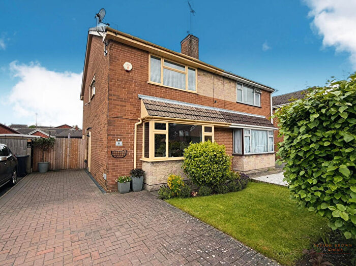 3 Bedroom Semi-Detached House For Sale In Peatburn Avenue, Heanor, Derbyshire, DE75