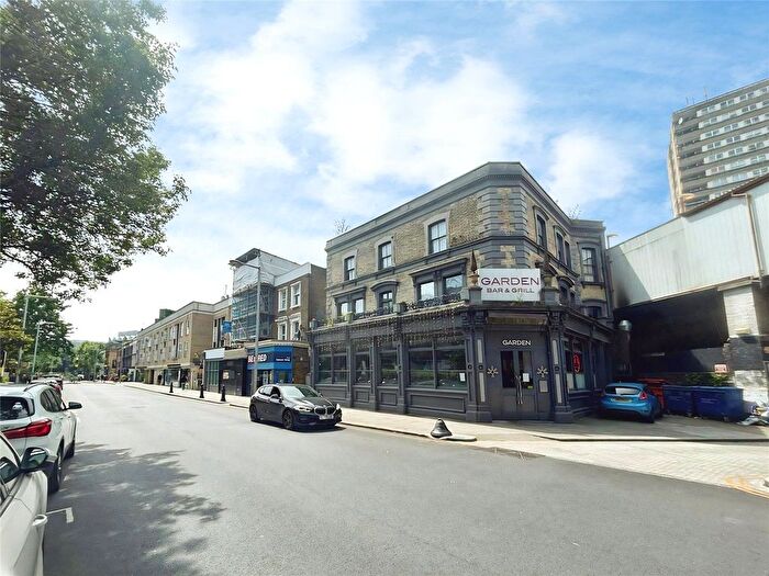 Studio To Rent In Bramley Road, London, W10
