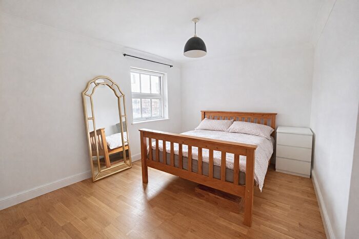1 Bedroom Flat To Rent In High Street, Rochester, ME1
