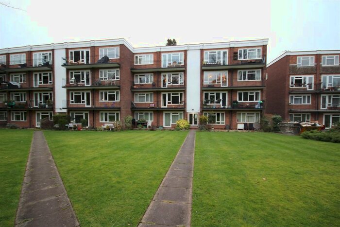 2 Bedroom Flat To Rent In Malborough Gardens, Lovelace Road, Surbiton KT6