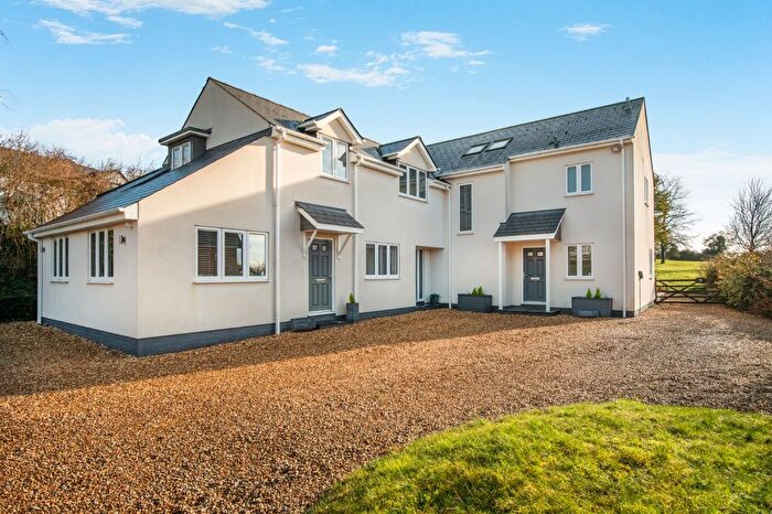 6 Bedroom Detached House For Sale In Gunville Road, Winterslow, Salisbury, Wiltshire, SP5