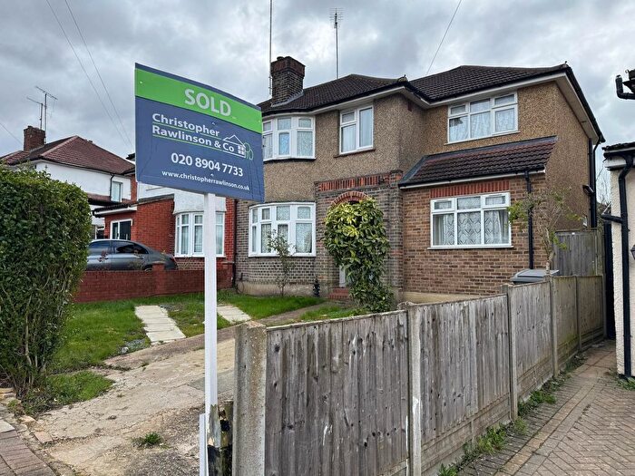 4 Bedroom Semi Detached House For Sale In Uxendon Hill, Wembley, HA9