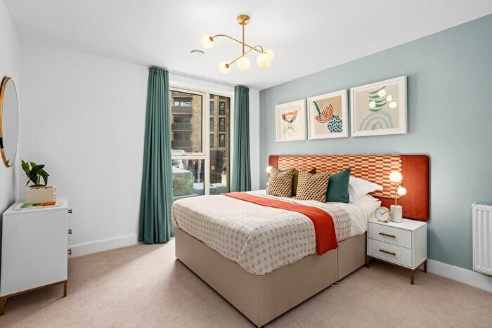 1 Bedroom Apartment For Sale In Makers Yard, London, E16