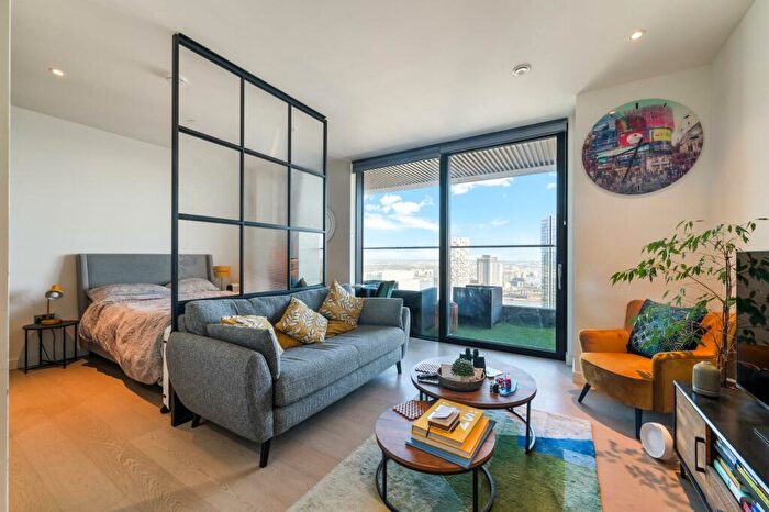 Apartment To Rent In Bagshaw Building, Wardian, Canary Wharf, London, E14