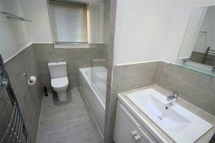 1 Bedroom Flat To Rent In Addiscombe Road, Croydon CR0