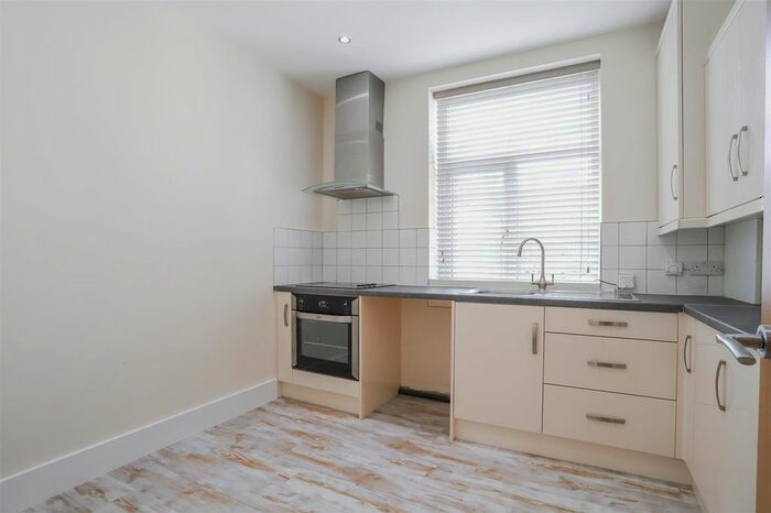 2 Bedroom Flat To Rent In Burnley Road, Rossendale, BB4