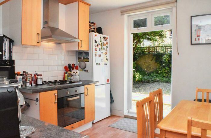 1 Bedroom Ground Flat To Rent In Lysias Road, London, SW12