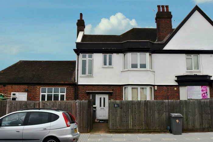 1 Bedroom Flat To Rent In Kenton Road, Harrow, HA3