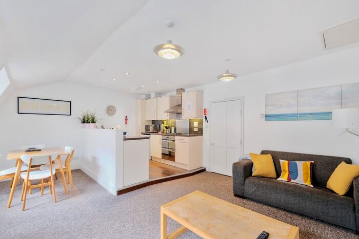 1 Bedroom Flat To Rent In Gower Street, London, Greater London, WC1E