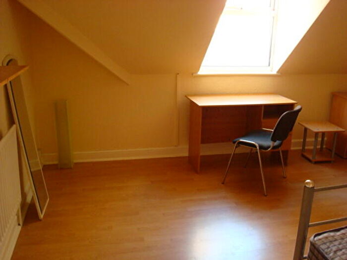 6 Bedroom Semi-Detached House To Rent In Elm Avenue, Nottingham, NG3