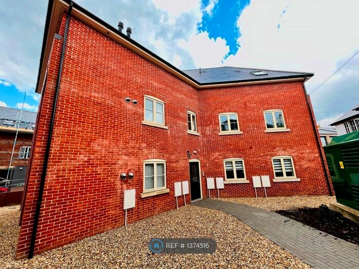 1 Bedroom Flat To Rent In The Cross, Poole, BH14