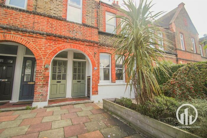 2 Bedroom Flat To Rent In Colfe Road, Forest Hill, London, SE23