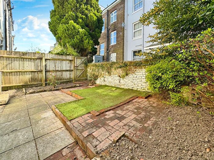 1 Bedroom Flat For Sale In Lime Hill Road, Tunbridge Wells, Kent, TN1