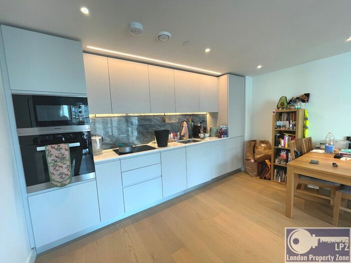 1 Bedroom Flat To Rent In Fountain Park Way, Shepherds Bush, W12