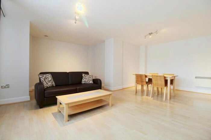 1 Bedroom Flat To Rent In Heathcroft, London, W5
