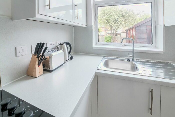 4 Bedroom Semi-Detached House To Rent In Salisbury Street, Beeston, Nottingham, NG9