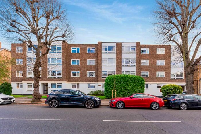 Studio To Rent In West Park, Ealing Broadway, W5