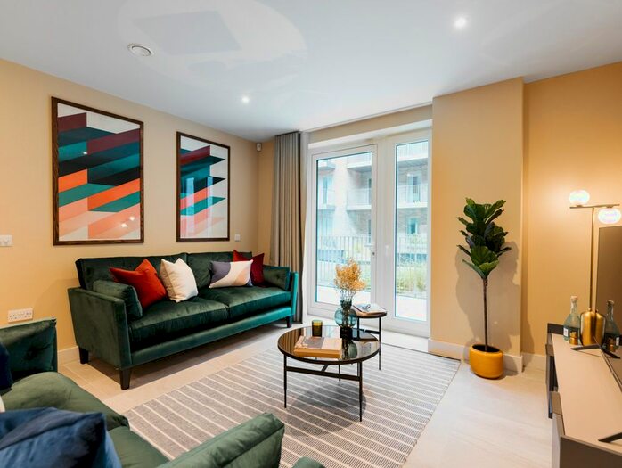 3 Bedroom Flat To Rent In Mcewan Walk, Edinburgh, EH3