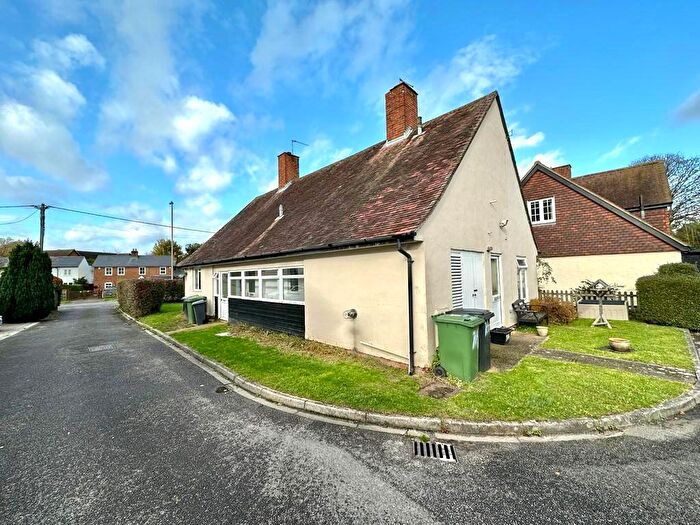 2 Bedroom Detached Bungalow To Rent In Oxford Road, Sutton Scotney, Winchester, SO21