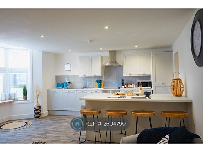 2 Bedroom Flat To Rent In Albemarle Crescent, Scarborough, YO11