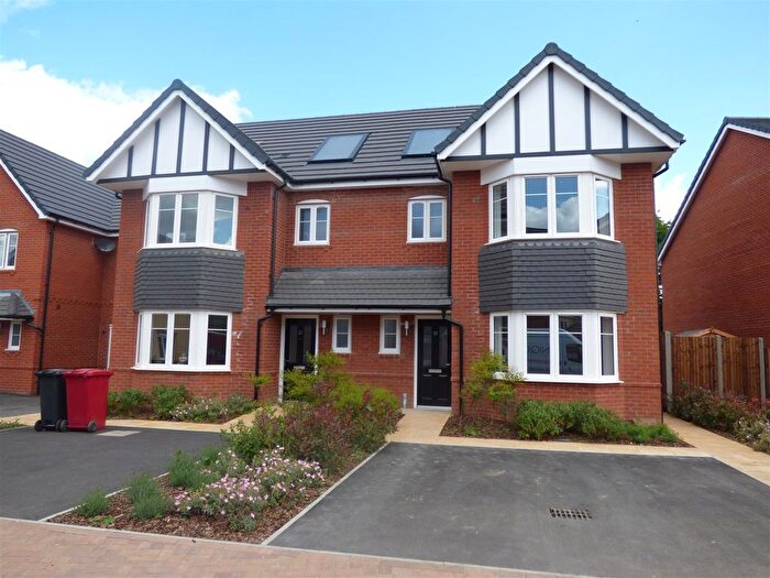 3 Bedroom Property To Rent In Starling Crescent, Kings Reach, Langley, SL3