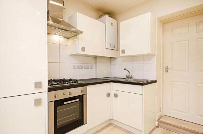 Flat To Rent In Finchley Road London, NW11