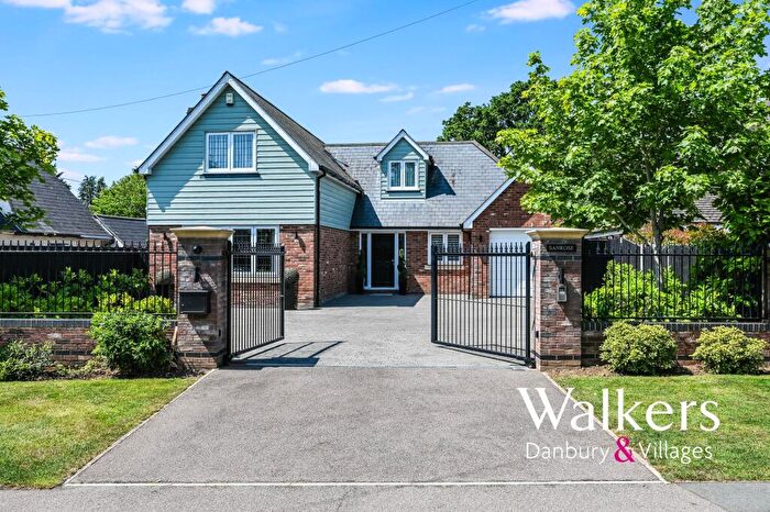 3 Bedroom Detached House For Sale In Southend Road, Howe Green, CM2