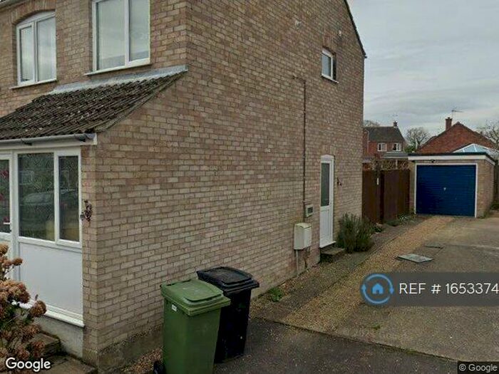 3 Bedroom Semi-Detached House To Rent In Doune Way, Harleston, IP20