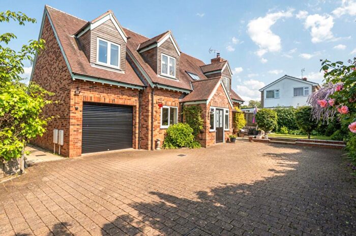 3 Bedroom Detached House For Sale In Park Road, Thornbury, BS35