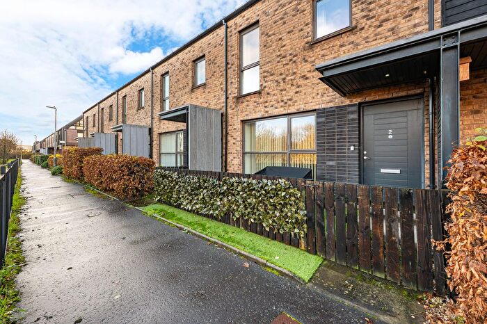 3 Bedroom Terraced House For Sale In Edmonton Terrace, Glasgow, G40