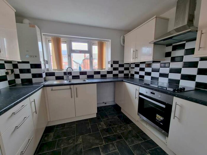 3 Bedroom Terraced House To Rent In South Street, Highfields, Doncaster, DN6