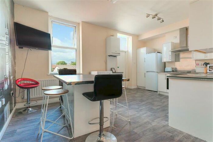 3 Bedroom Apartment To Rent In Heaton Road, Heaton, NE6