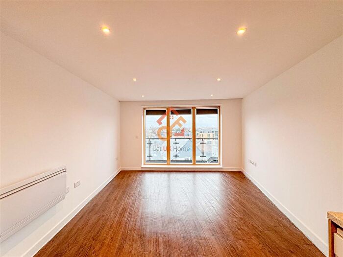 2 Bedroom Flat To Rent In Bassett House, Durnsford Road, London, SW19
