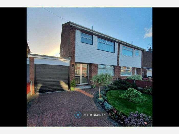 3 Bedroom Semi-Detached House To Rent In Oakfield Drive, Widnes, WA8