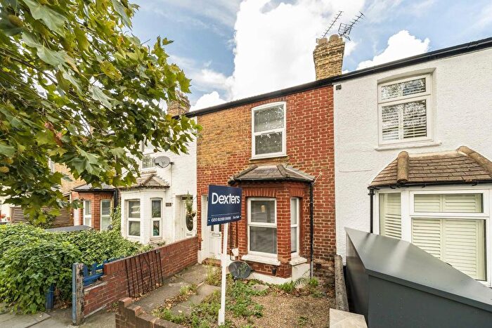 2 Bedroom Property For Sale In Lower Mortlake Road, Richmond, TW9