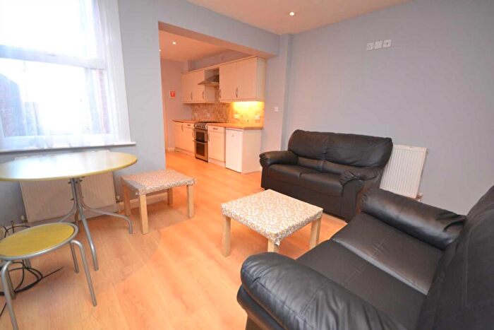 4 Bedroom Terraced House To Rent In Pitcroft Avenue, University Area, RG6