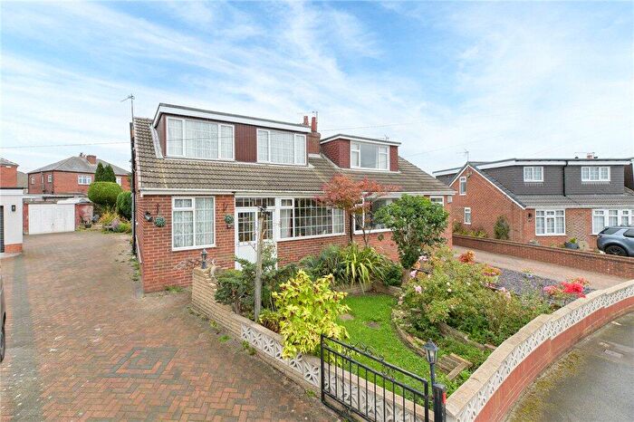 3 Bedroom Bungalow For Sale In Scott Green Crescent, Gildersome, Morley, Leeds, LS27