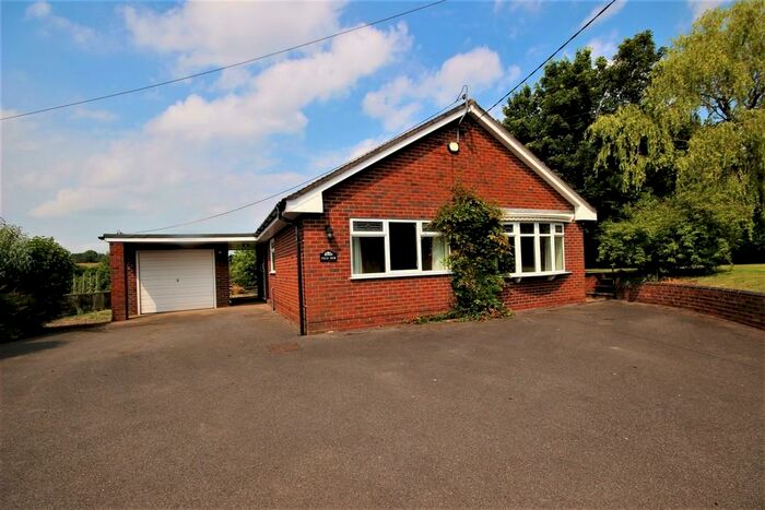 2 Bedroom Detached Bungalow To Rent In Uttoxeter Road, Kingstone, Uttoxeter, ST14