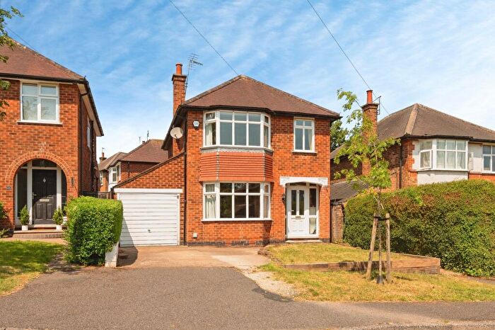 3 Bedroom Detached House For Sale In Lancelyn Gardens, West Bridgford, Nottingham, Nottinghamshire, NG2