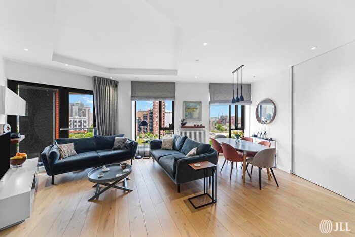 3 Bedroom Apartment For Sale In Botanic Square London, E14