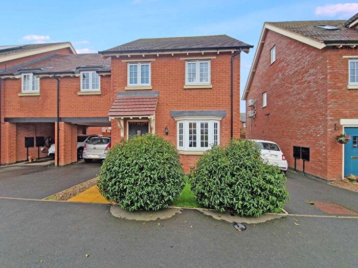 3 Bedroom Semi-Detached House For Sale In Handley Cross Avenue, Houlton, Rugby, CV23