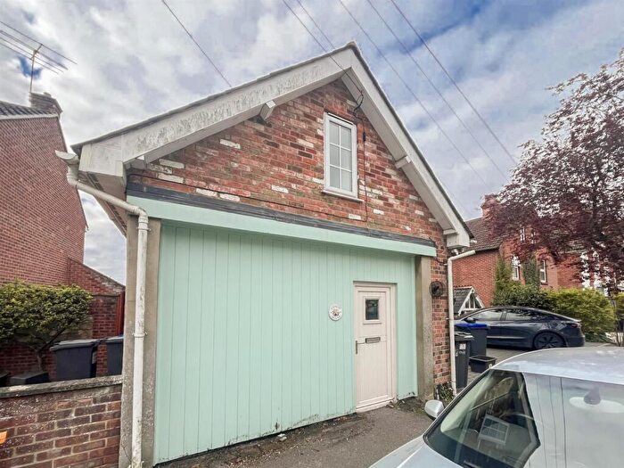 2 Bedroom Detached House To Rent In St Marks Road, Salisbury, SP1