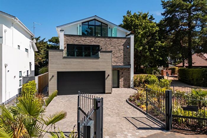 5 Bedroom Detached House For Sale In Crichel Mount Road, Evening Hill, BH14