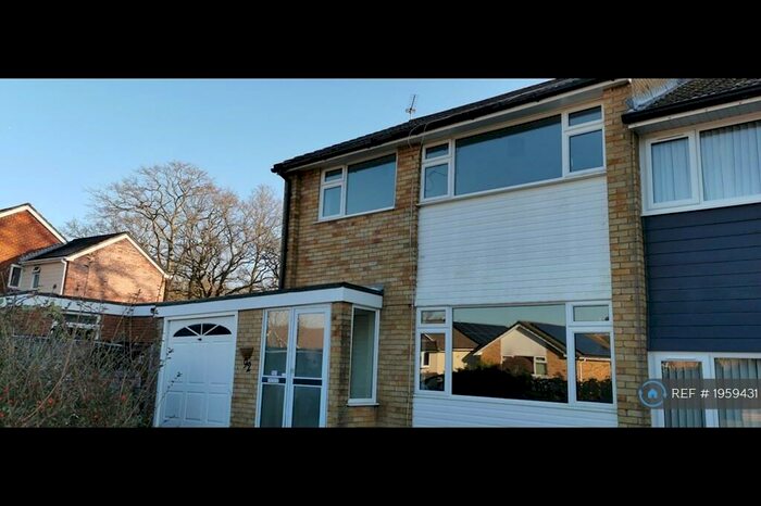3 Bedroom Semi-Detached House To Rent In Greenfield Crescent, Waterlooville, PO8