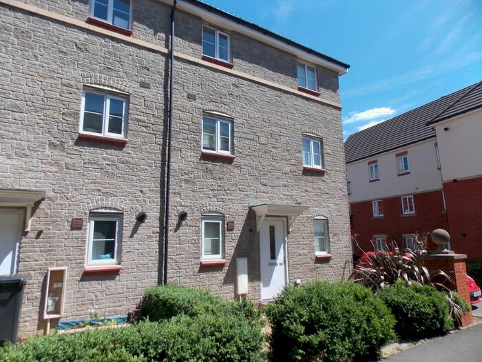 3 Bedroom Town House To Rent In Mallard Close, Speedwell, BS5