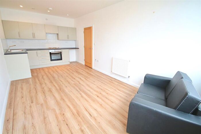 2 Bedroom Flat To Rent In Arundel Street, Portsmouth, PO1