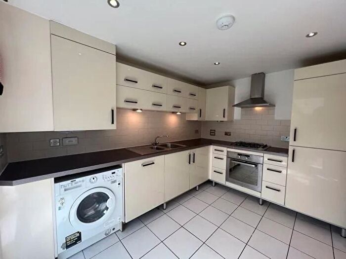 4 Bedroom Terraced House To Rent In Gateley Road, London, SW9