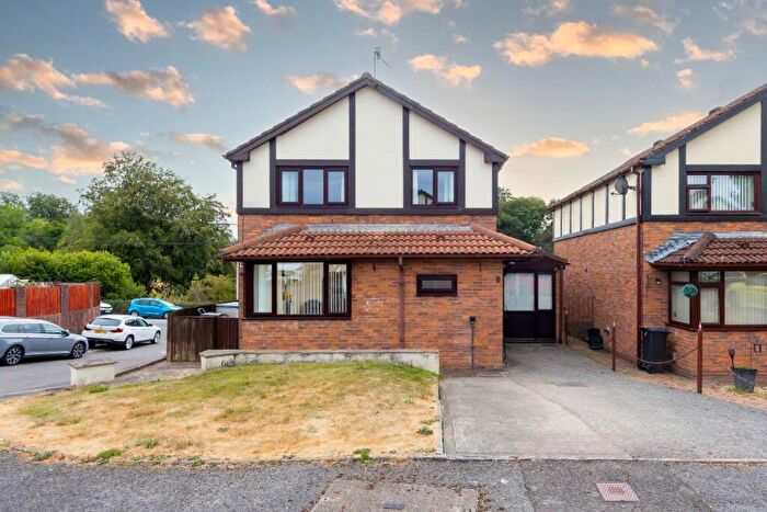 3 Bedroom Detached House For Sale In Beechcroft, Trelewis, Treharris, CF46