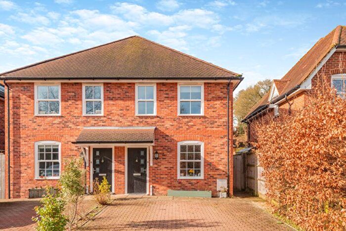 4 Bedroom Semi-Detached House To Rent In Highfield Grange, Peaslake, GU5